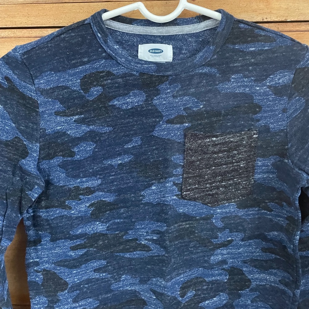Kids Old Navy Long-Sleeve T-Shirt, Size M (8)